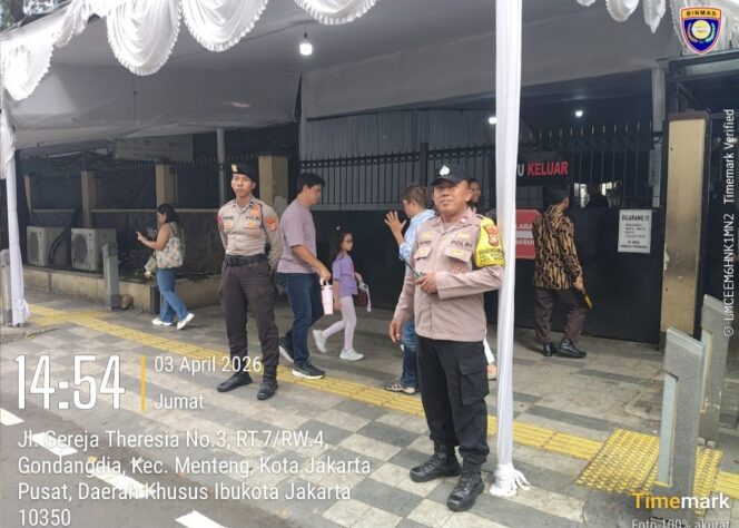 
					Pengamanan Maksimal Polisi Iringi Misa Jumat Agung Bahasa Inggris di St. Theresia Menteng