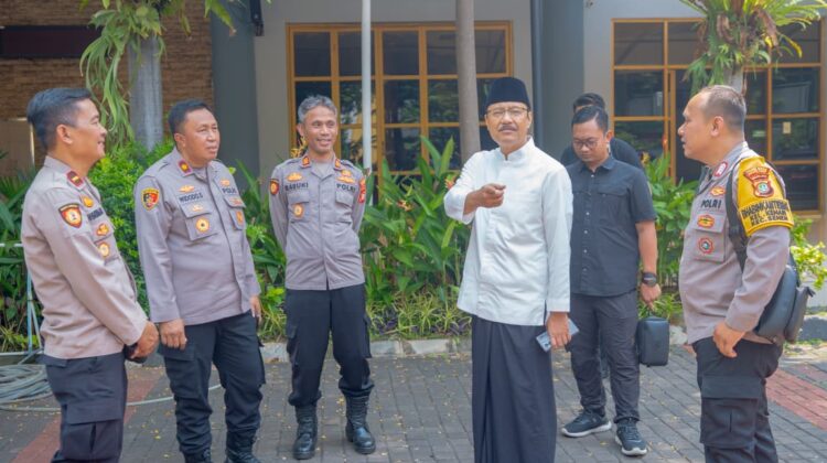 Kapolsek Senen Silaturahmi dengan Mensos Saifullah Yusuf di Salemba