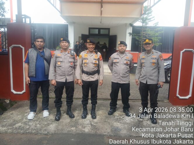 
					Polri Hadir Berikan Rasa Aman, Ibadah Jumat Agung di Gereja GPIB Maranatha Berlangsung Khidmat