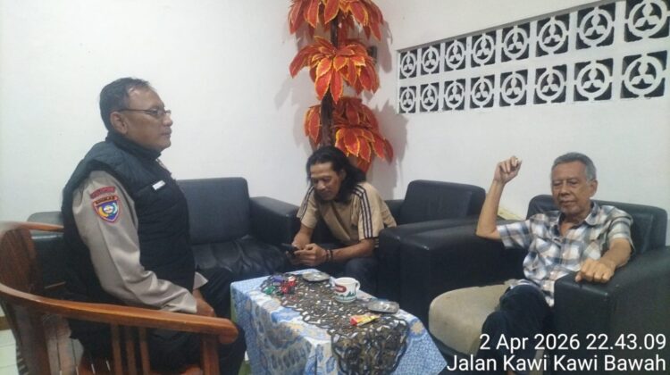 Hadir di Tengah Masyarakat, Polisi Lakukan Sambang Dialogis Jaga Kamtibmas RW 08