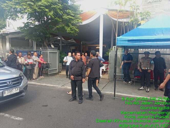 
					Pengamanan Humanis Polsek Metro Menteng Jaga Khidmatnya Misa Jumat Agung di HKBP Menteng