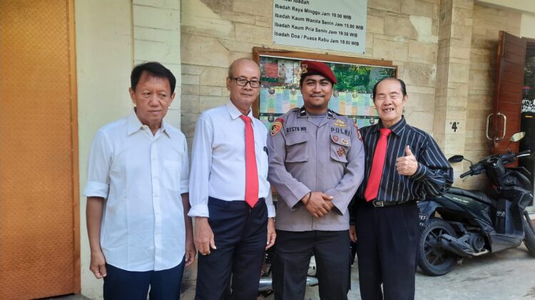 Polisi Amankan Kebaktian Paskah di Gereja Pantekosta Rahmat Karang Anyar