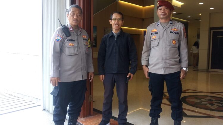PengamananPolri Dalam Ibadah Paskah di Gereja Antokia Samaria Berjalan Kondusif