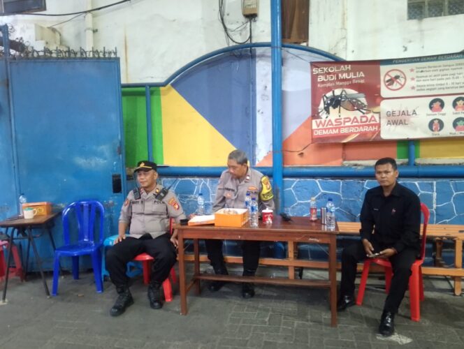 
					Kapolsubsektor Pimpin Pelayanan Dan Pengamanan Ibadah Paskah