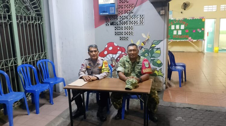 Pelayanan Bhabinkamtibmas Giat Paskah di Gereja Santo Yosep Berlangsung Aman dan Kondusif