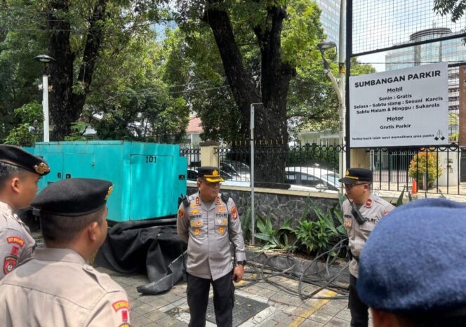 
					Kapolsek Metro Menteng Pimpin Apel Pengamanan Misa Malam Paskah di Gereja St. Theresia