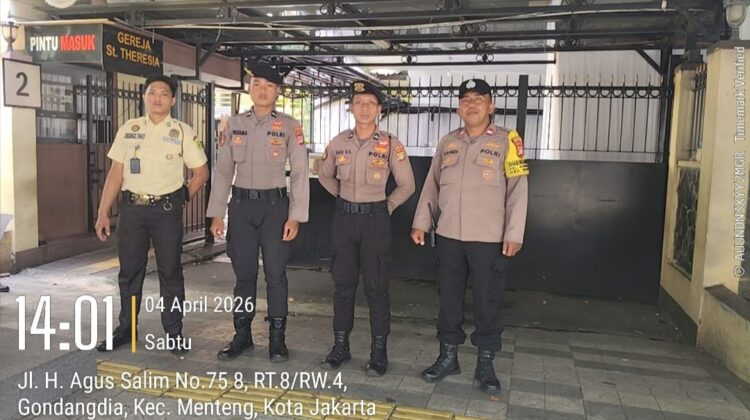Polsek Metro Menteng Amankan Misa Malam Paskah di St. Theresia, Ribuan Jemaat Beribadah Khidmat