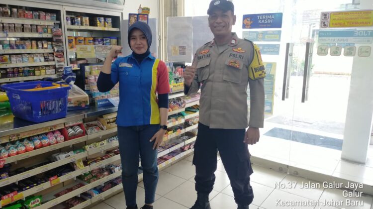 Patroli Sambang Indomart di Galur, Polisi Perkuat Keamanan dan Antisipasi Kejahatan