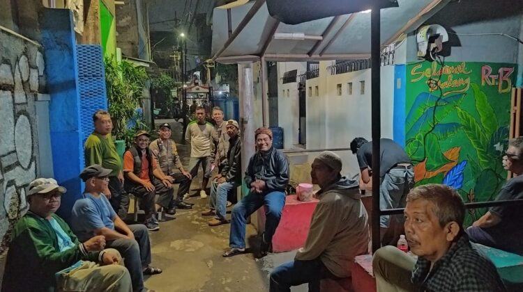 Sinergi Tengah Malam: Polisi dan Warga Bersatu Jaga Johar Baru dari Tawuran