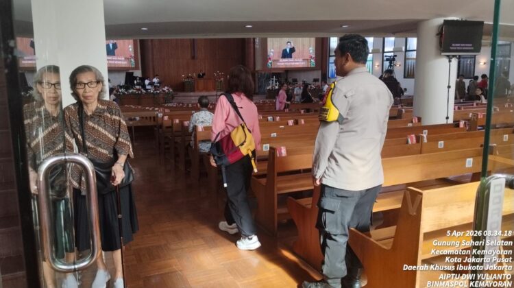 Kehadiran Polri Beri Rasa Aman, Ibadah Minggu Paskah di Kemayoran Penuh Kedamaian