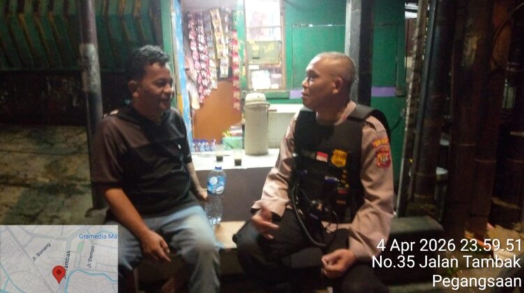 Kanit Binmas Menteng Sambang Dinihari, Perkuat Satkamling RW 06 Cegah Tawuran