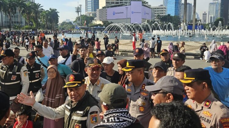 Pengamanan Ketat Unjuk Rasa Solidaritas Palestina di Bundaran HI Berjalan Aman di Tengah CFD