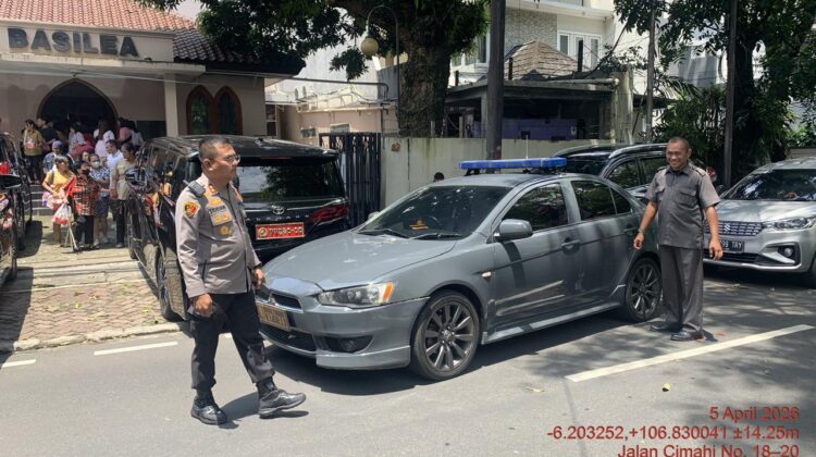 Kapolsek Metro Menteng Turun Langsung Pantau Ibadah Paskah di Gereja Bethel Basilea