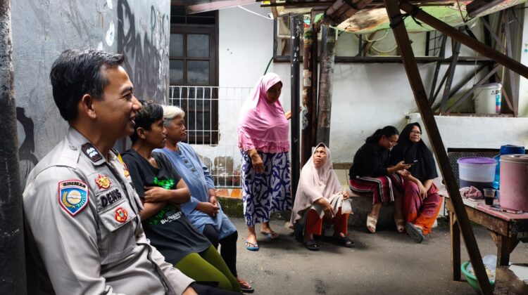 Bhabinkamtibmas Kebon Melati Intensifkan Sambang Warga, Ajak Peran Aktif Cegah Narkoba dan Tawuran