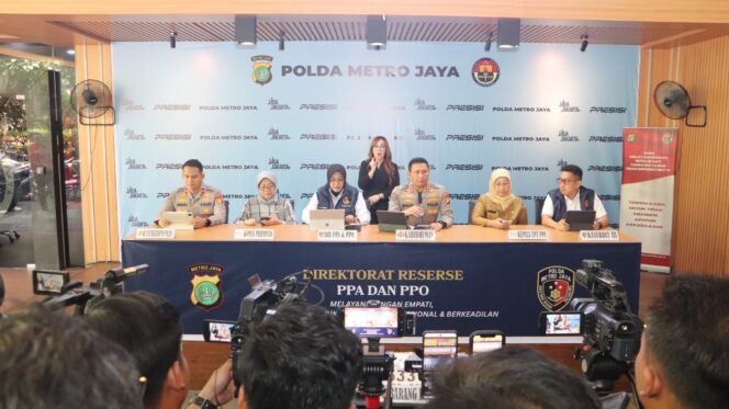 
					Polda Metro Jaya Ungkap Kasus Kekerasan Seksual oleh Pengemudi Online, Pelaku Positif Narkoba