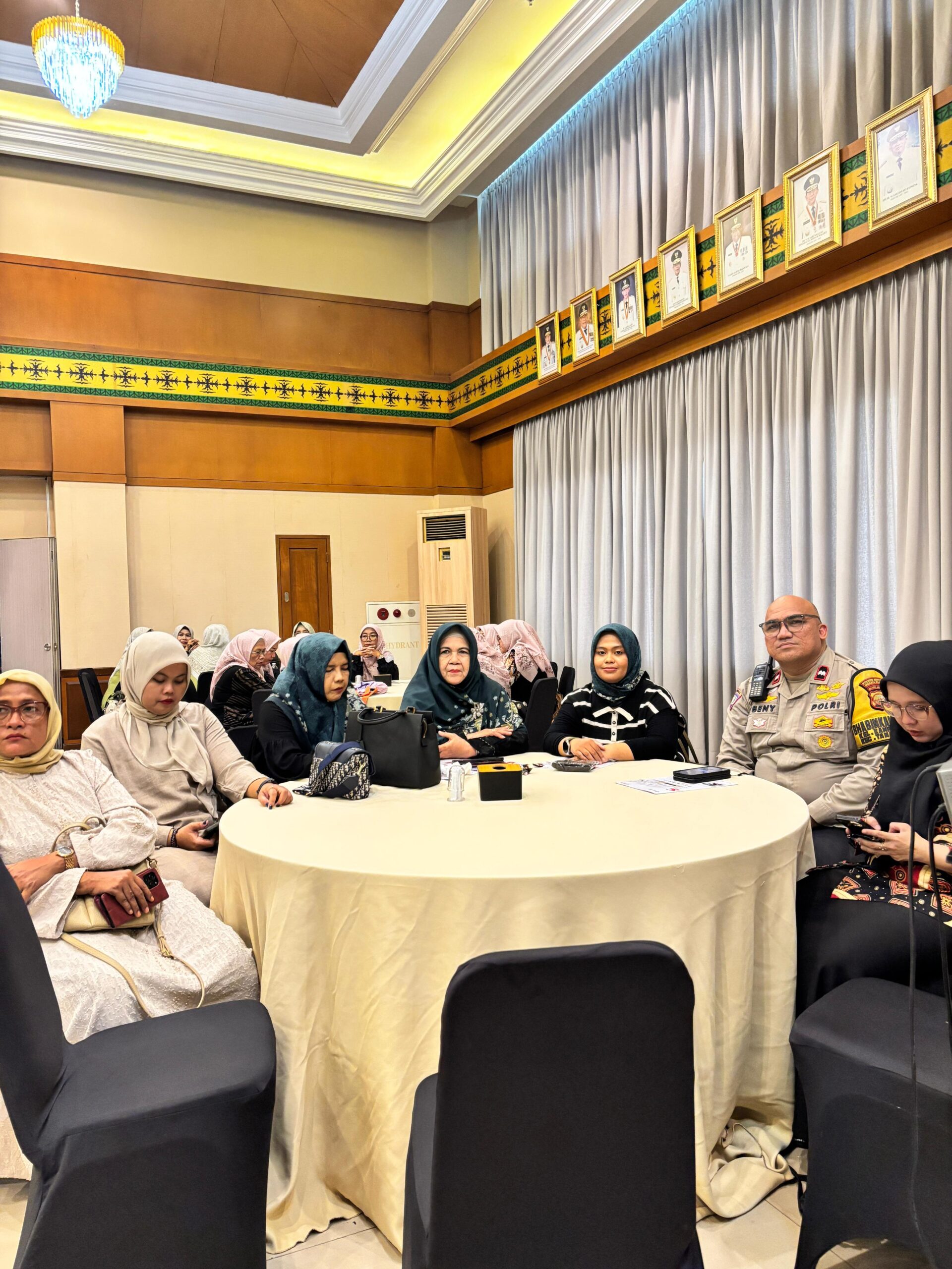 Kehadiran Bhabinkamtibmas Kampung Bali sebagai Kepala Sekolah PAUD Kejora dalam Kegiatan Halal Bihalal dan Lepas Sambut Pemilik PAUD Tanah Abang