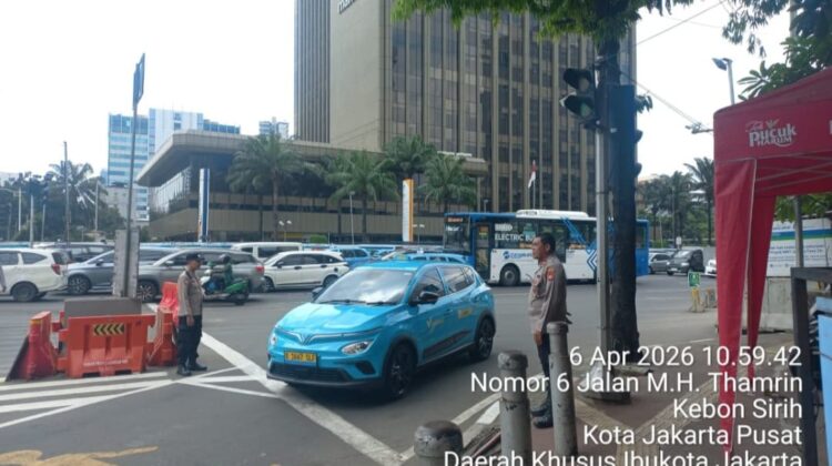 Polisi Siaga Siang Hari, Arus Lalin MH Thamrin–Wahid Hasyim Tetap Terkendali