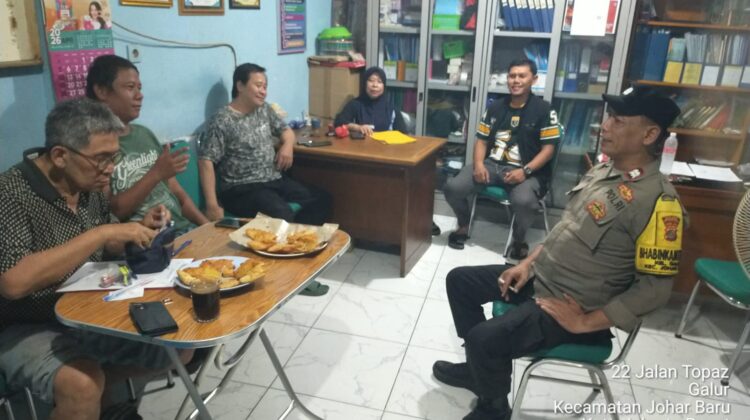 Sambangi Pos Kamling RW 03 Galur, Bhabinkamtibmas Perkuat Sinergi Warga Jaga Keamanan Lingkungan
