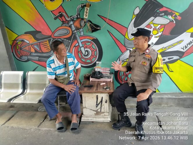 
					Polisi Turun Langsung! Patroli Humanis Perkuat Keamanan RW 07 Galur