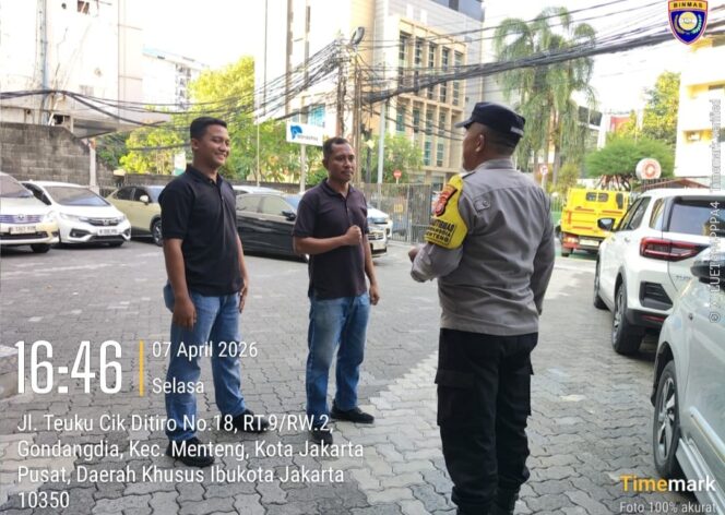 
					Patroli Dialogis di Jalan Cik Ditiro, Bhabinkamtibmas Gondangdia Perkuat Kewaspadaan Lingkungan