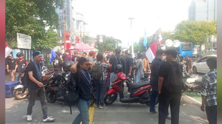 Polisi Monitoring Giat Mahasiswa GMKI DKI Jakarta Berkumpul di Salemba, Bertolak ke DPR RI