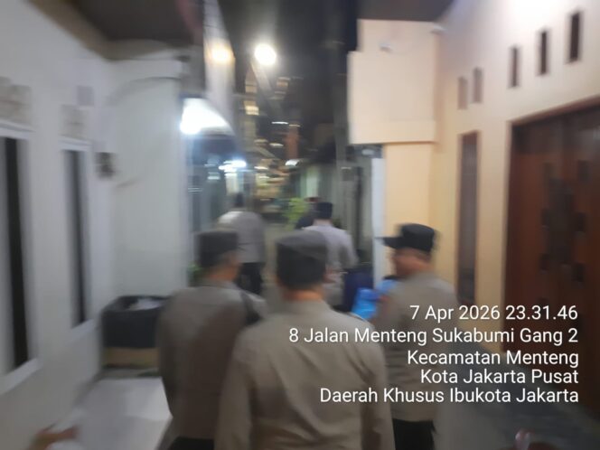 
					Patroli Jalan Kaki Tiga Pilar Menteng Sisir Permukiman, Kamtibmas Tetap Kondusif