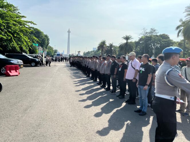 
					437 Personel Disiagakan Amankan Aksi BEM UI di Gambir, Lalin Ditutup Situasional