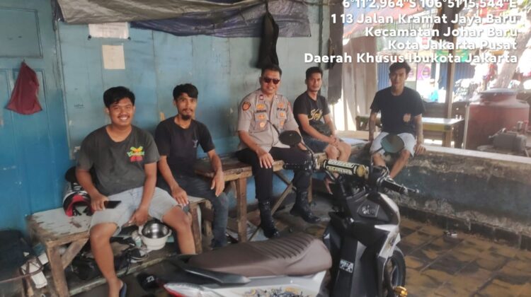 Kapolsubsektor Kayu Awet Turun Langsung, Sambang Warga Perkuat Guyub dan Kamtibmas Johar Baru
