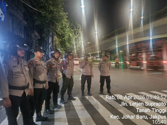 
					Patroli Cipta Kondisi Dini Hari, Polsek Johar Baru Pastikan Wilayah Aman dan Kondusif