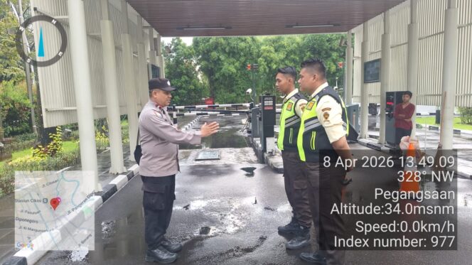
					Bhabinkamtibmas Sambangi Hotel DoubleTree, Perkuat Kewaspadaan Keamanan di Kawasan Menteng