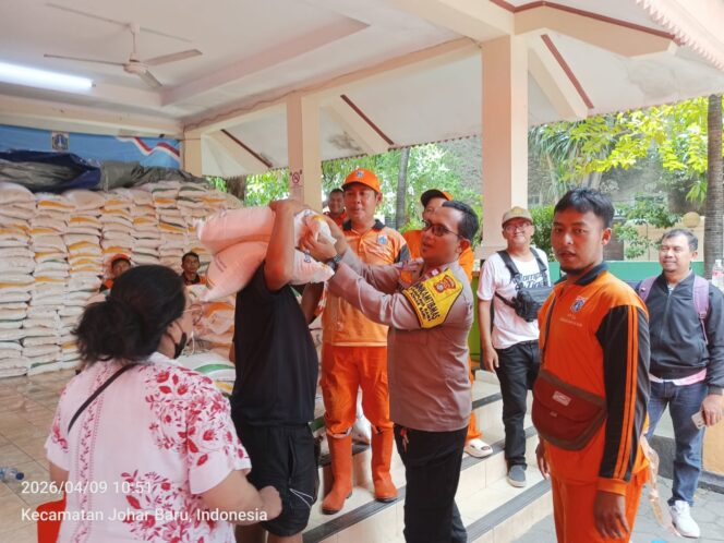 
					Monitoring Pendistribusian Bansos Pangan Bulog di Kampung Rawa Berjalan Lancar dan Kondusif
