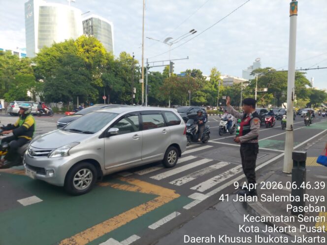 
					Lalin Pagi di Senen Terkendali, Polisi Lakukan Pengaturan di Sejumlah Titik Rawan Macet