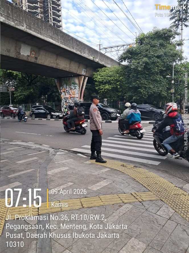 
					Polisi Hadir di Simpang Diponegoro, Mobilitas Pagi Warga Menteng Lebih Tertib