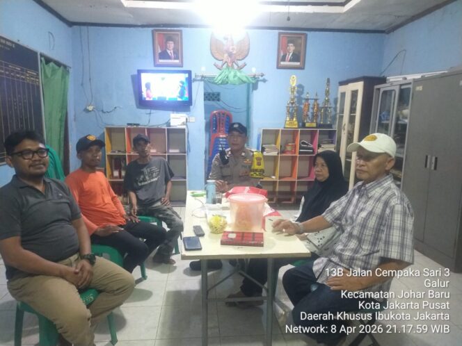 
					Perkuat Keamanan Lingkungan, Polisi Sambangi Pos Kamling RW 05 Galur dan Ajak Warga Tolak Main Hakim Sendiri