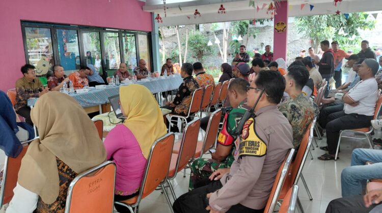 Bhabinkamtibmas Karet Tengsin dan Tiga Pilar Hadiri Sosialisasi Penataan JPO di Wilayah Karet Tengsin