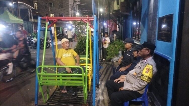 Jaga Malam Tetap Aman, Polisi Aktifkan Pos Kamling dan Wajib Lapor Tamu di Johar Baru