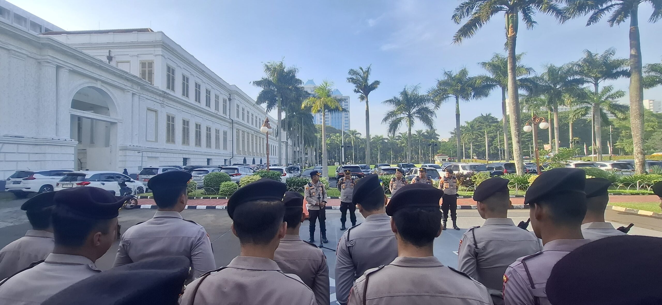 Kapolsek Pimpin Apel Pelayanan Dan Pengamanan Lebaran Betawi di Lapangan Banteng, 77 Personel Dikerahkan