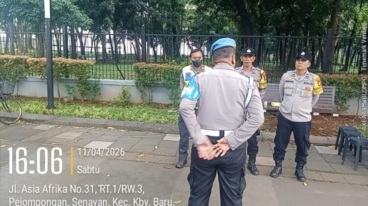 Polisi Siagakan Personel di Pintu 11 GBK Saat Laga Persija vs Persebaya