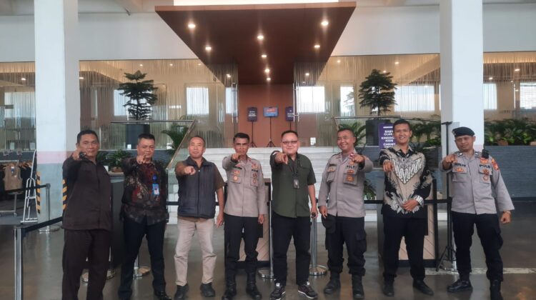 Pelayanan Humanis Polsek Metro Menteng Amankan Ibadah Minggu di Gedung Annex Building