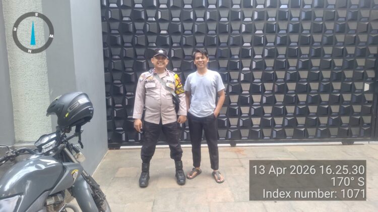 Patroli Dialogis di Pegangsaan, Bhabinkamtibmas Imbau Security Tingkatkan Kewaspadaan