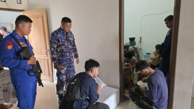 
					Ditpolair Korpolairud Ungkap Penyelundupan 47 Ribu Benih Lobster di Serang, Lima Tersangka Diamankan