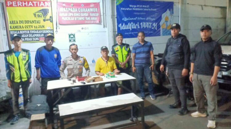 Polisi Sambangi Pos Kamling Paseban, Imbau Warga Tingkatkan Kewaspadaan