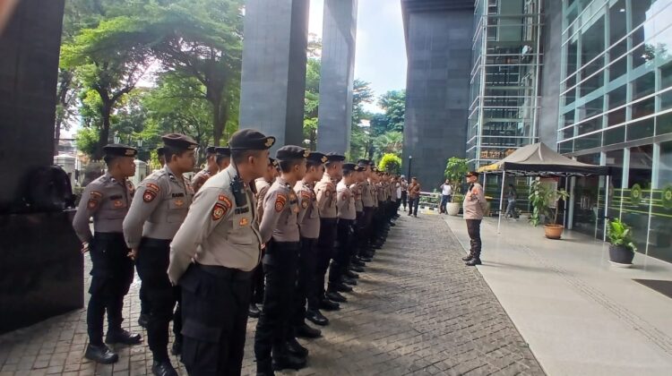 Dengan Pendekatan Humanis, Polri Kawal Aksi dan Sidang Tetap Aman dan Terkendali