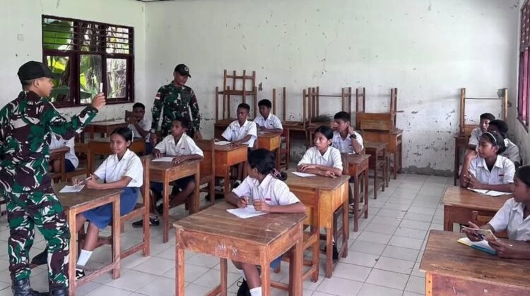 Yonarmed 12 Kostrad Tanamkan Wawasan Kebangsaan di Perbatasan