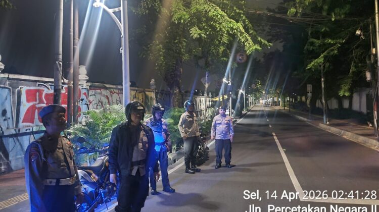 Patroli Dini Hari Polsek Johar Baru, Tekan Potensi Gangguan Kamtibmas, Ciptakan Situasi Aman