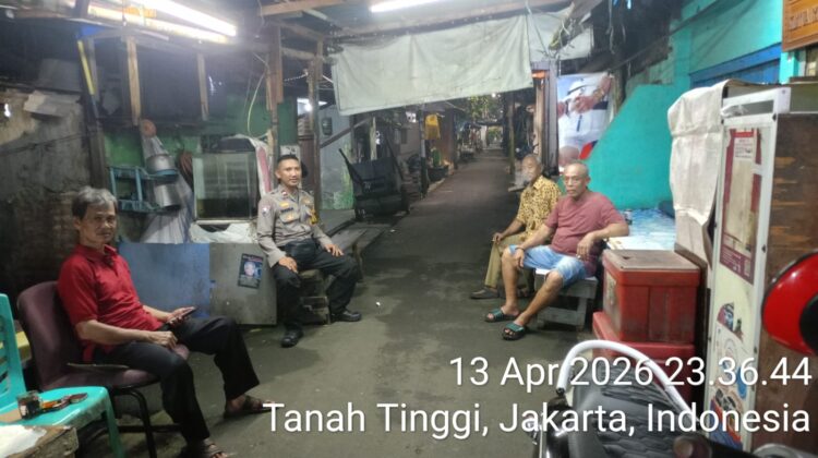 Malam Hari Bhabinkamtibmas Hadir, Satkamling Jadi Garda Terdepan Jaga Keamanan