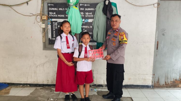 Bhabinkamtibmas Bendungan Hilir Berikan Sarana Kontak kepada Siswa, Wujud Kepedulian Polri terhadap Pendidikan