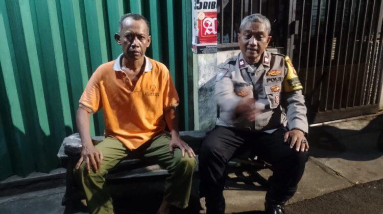 Sambang Satkamling Jelang Subuh, Polri Perkuat Keamanan Permukiman Warga