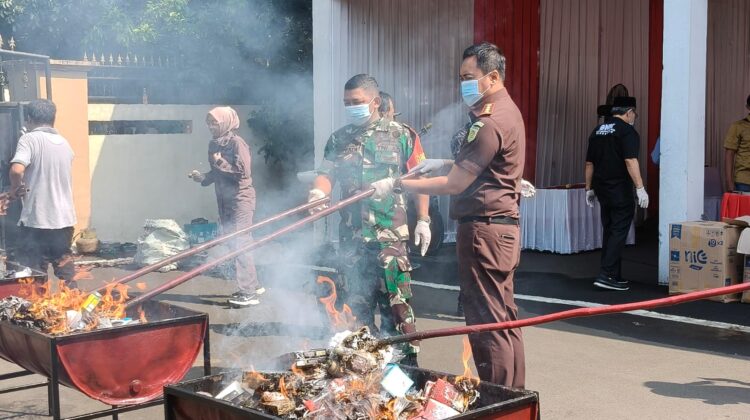 Kodim 0510/Tigaraksa Dukung Pemusnahan Barang Bukti di Tangerang