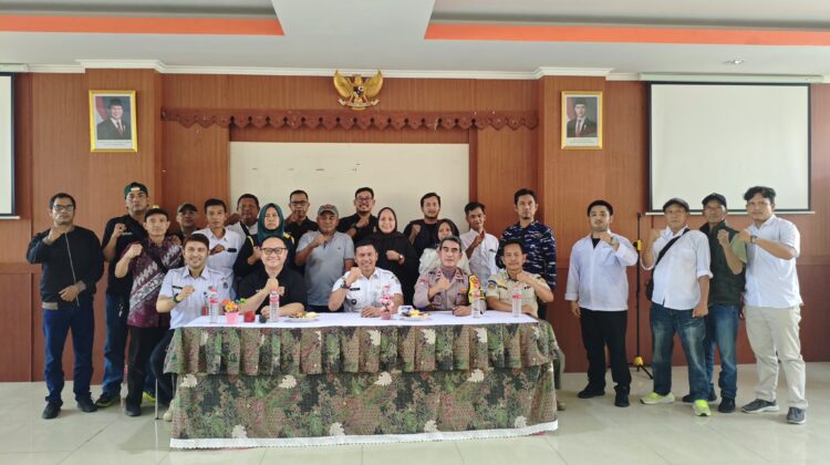 Arahan Bhabinkamtibmas Kepada FKDM Kartini, Berikan Paparan Terkait Modus Kejahatan